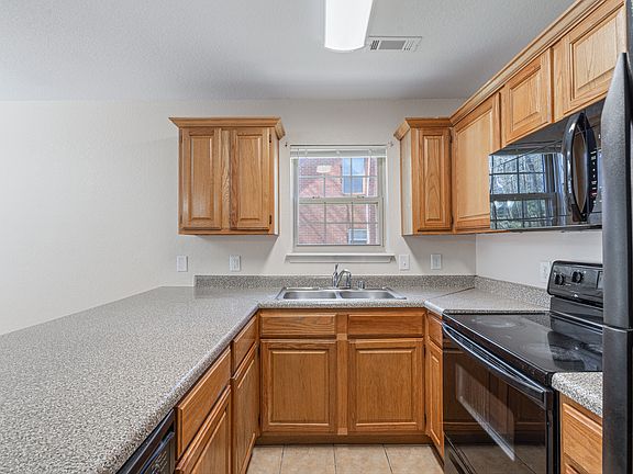 2nd image of 2641 Bowman Dr