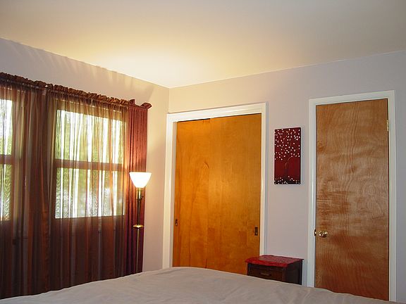 4th image of 7636 N Chester Ave