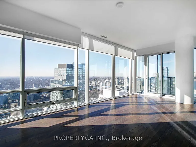 15 Grenville St #4704 — Photo 14