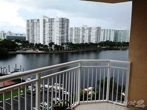 3rd image of 18071 Biscayne Blvd #7023