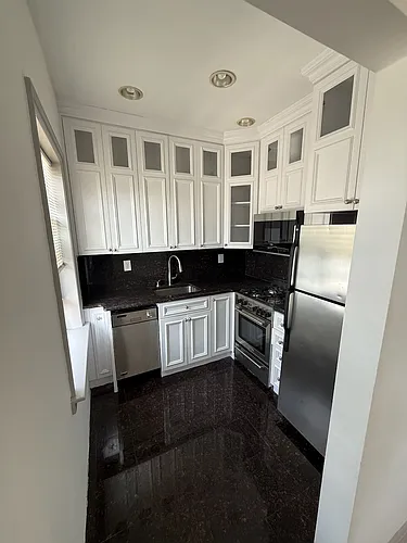 121 6th St #4 Photo 1