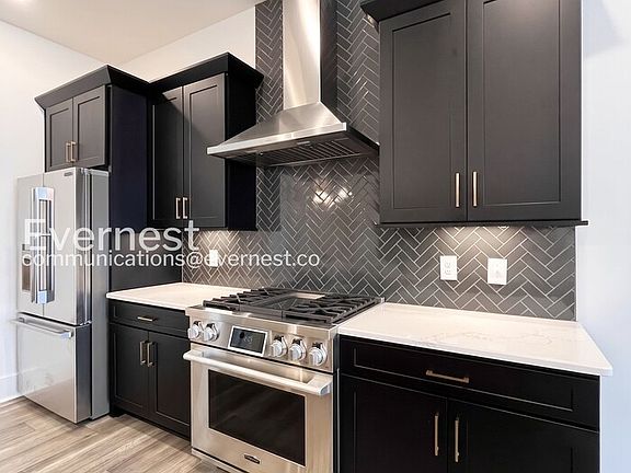2nd image of 206 N 9th St #D