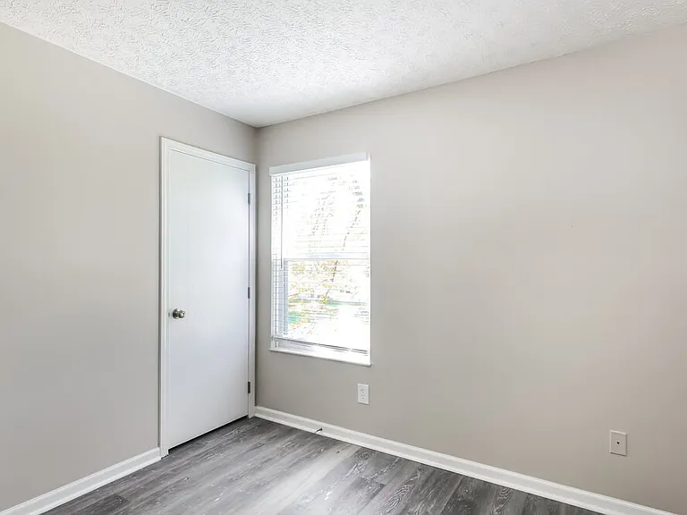 448 Springwood Lake Dr — Photo 16