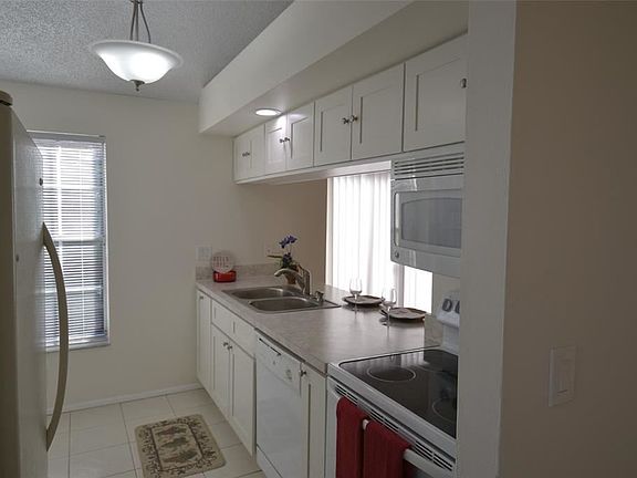 2nd image of 3622 Randall Ct