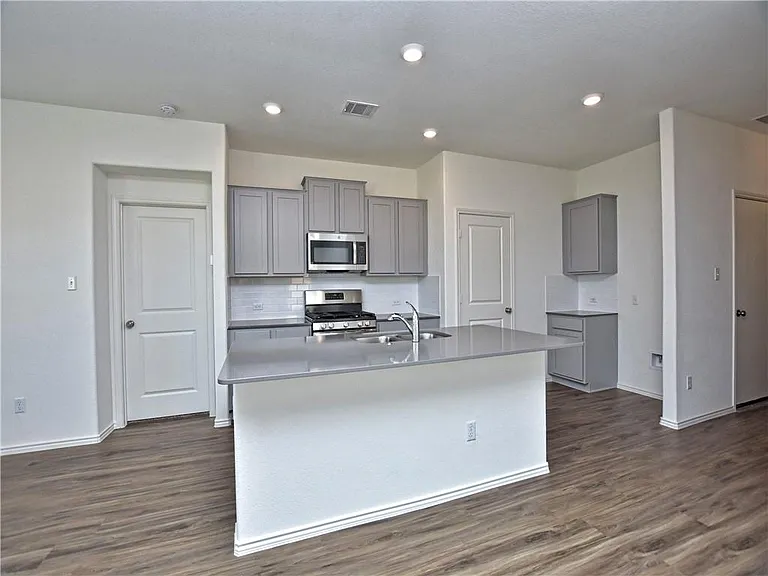 21413 Wilmiller Ln — Photo 13
