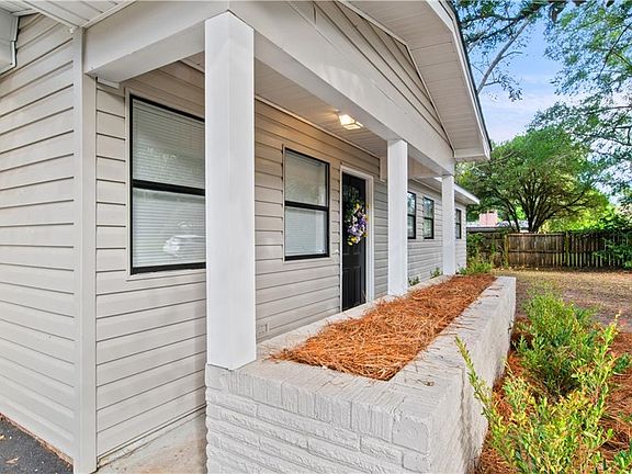 4th image of 1515 Orchard Dr W