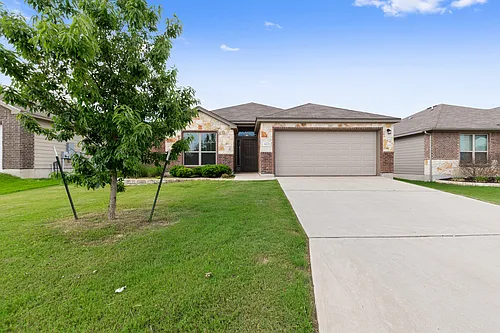 8025 Hawthorn Photo 1