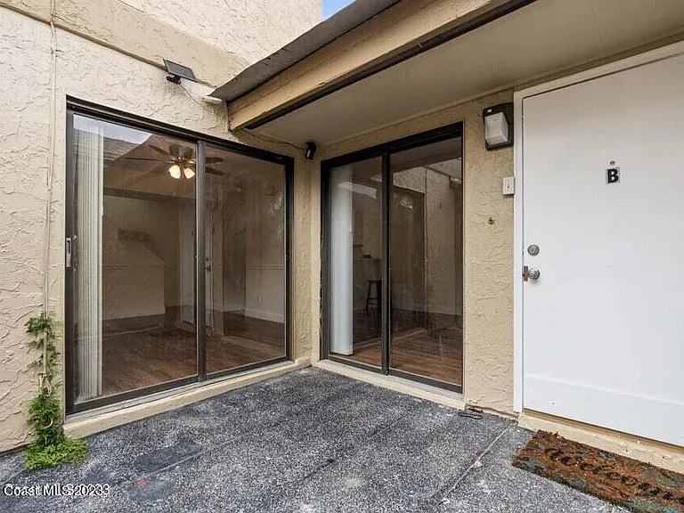 1411 Sheafe Ave NE #102 — Photo 2