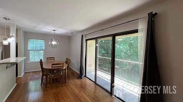 140 Wyndham Pl — Photo 6
