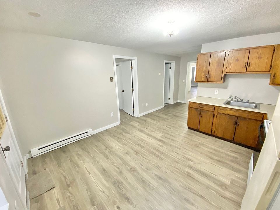 828 Chicopee St 828 Chicopee St Chicopee, MA Zillow Apartments