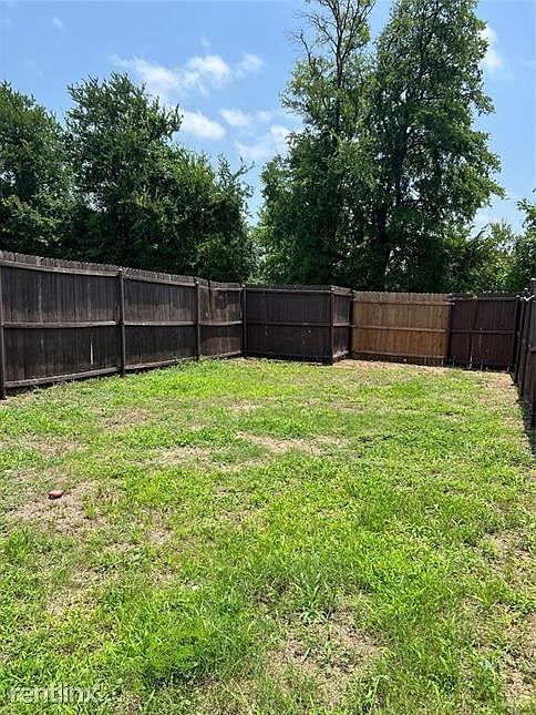1st image of 2131R Colby Ln
