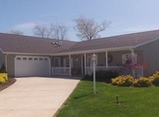 222 Leisure Ln, Horseheads, NY 14845