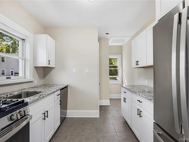 16 Terrace Pl — Photo 9