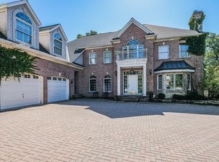 822 Bear Paw Trl, Eagan, MN 55123