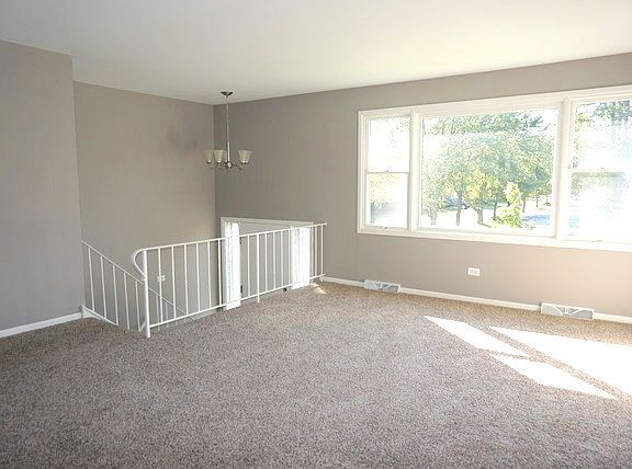 4th image of 16321 Olcott Ave