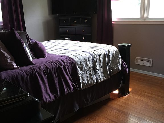2nd image of 7 Thomas Jefferson Pl