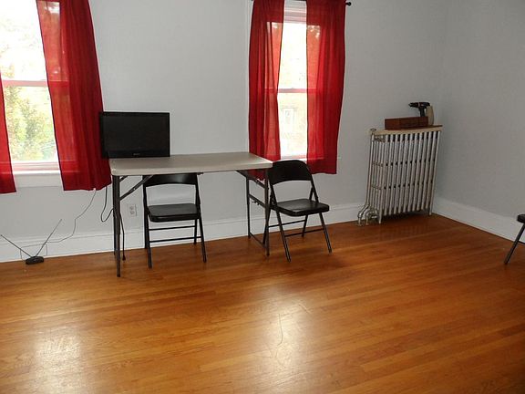 5th image of 406 Greenmount Ave #2