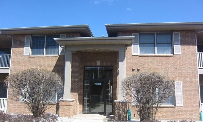 1st image of 9801 Wildwood Ct Unit 2-C