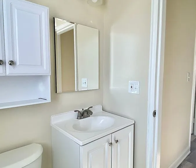2040 N Vermont St #303 — Photo 13