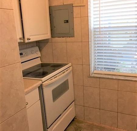 4th image of 4565 N Ocean Dr #1