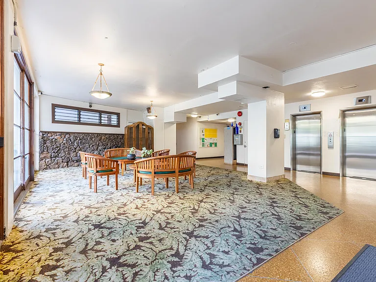 445 Kaiolu St #604 — Photo 23