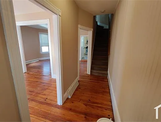 3 bed, 1350 sqft, $2,575 — Photo 3