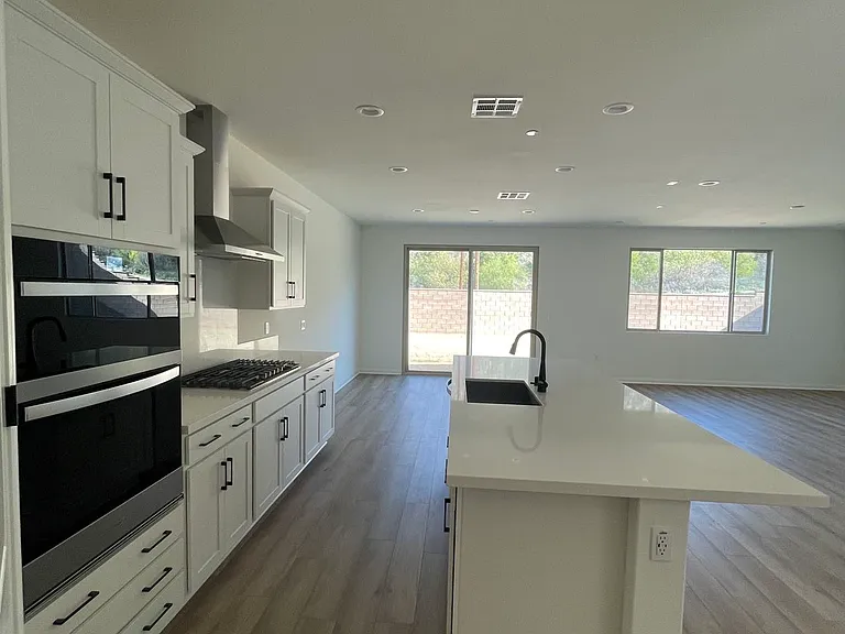 21672 Thomas Ct — Photo 4