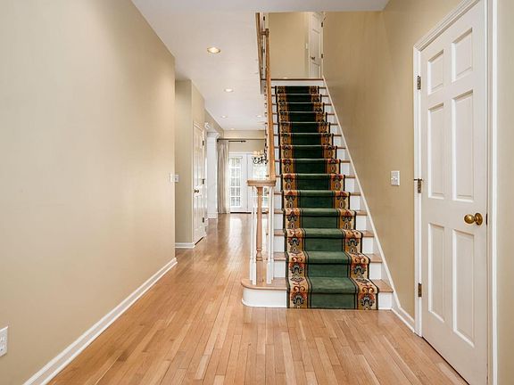 3rd image of 2595 Brentwood Rd
