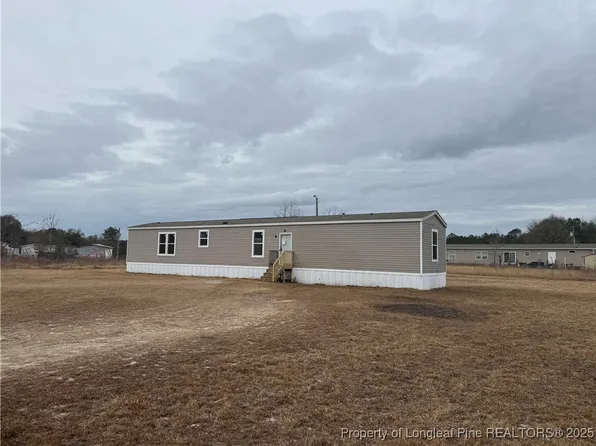 4413 Southpaw Dr, Fayetteville, NC 28312