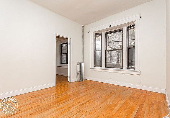 2nd image of 601 Park Pl #5