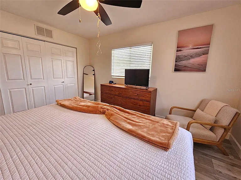 6442 Colonial Dr — Photo 15
