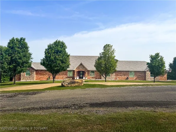21580 Ranch Rd, Howe, OK 74940