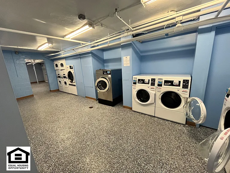Univeristy City Apartments — Photo 6