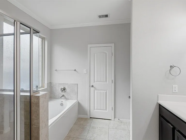 2244 Ivy Wall Dr — Photo 24