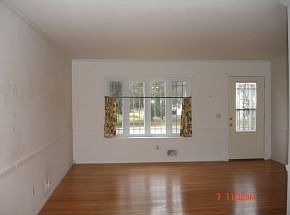5th image of 10 Manchester Blvd