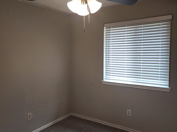 5th image of 2517 Woodlark Dr