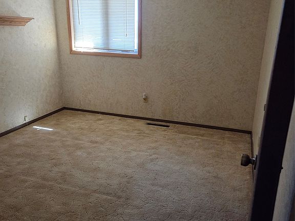 5th image of 785 S Towns Blvd