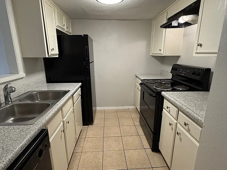 1543 Babcock Rd — Photo 59