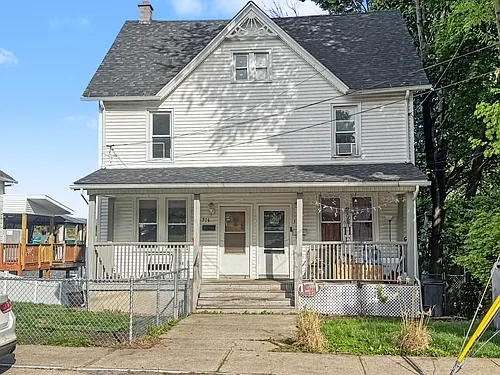516 4th St Photo 1