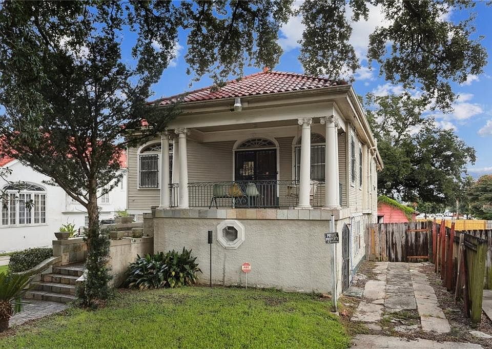 1st image of 3915 Louisiana Avenue Pkwy