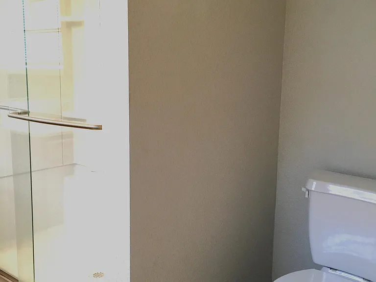 4000 Lakeside Dr — Photo 17