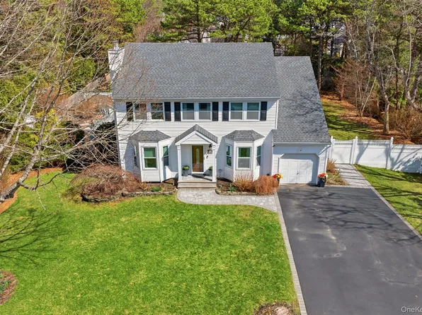 187 Natures Lane, Miller Place, NY 11764