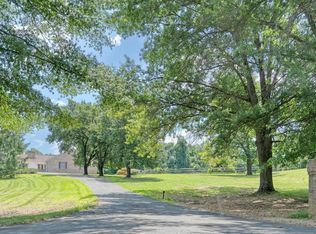 41911 Woodcrest Ln, Leesburg, VA 20176