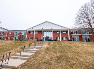 608 E Olive St APT 105, Marshalltown, IA 50158