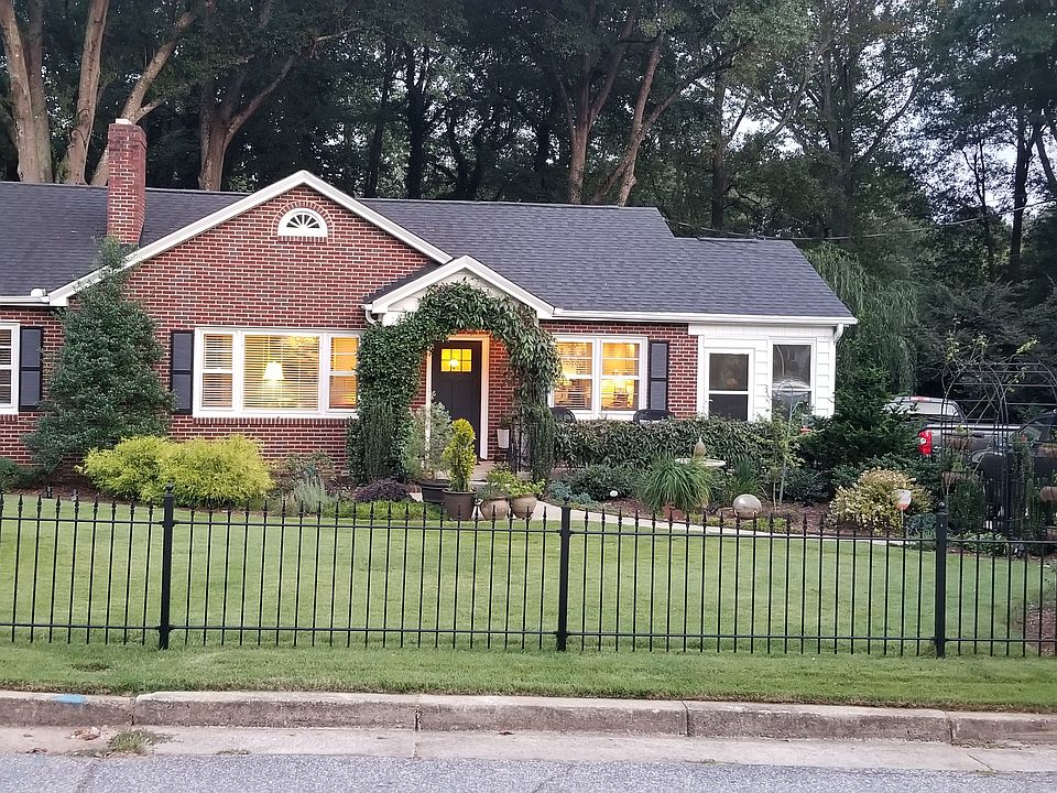 1st image of 135 Rockwood Dr