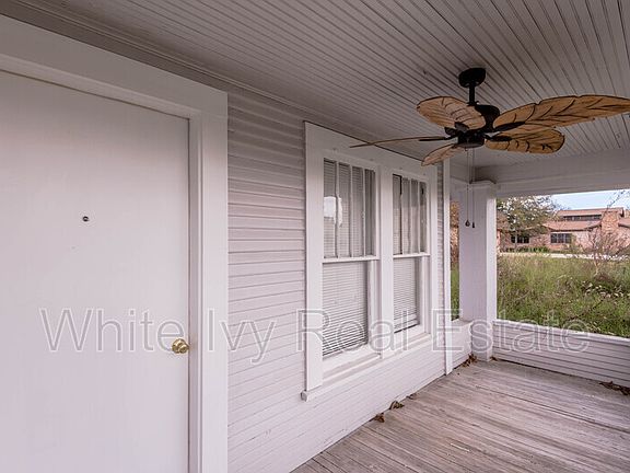 3rd image of 200 W Caroline St #A