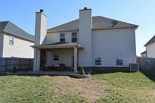 1033 Henry Place Blvd — Photo 4