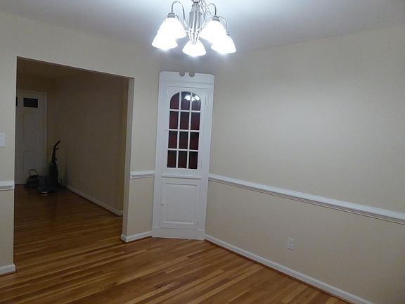 5th image of 2210 Greenfield Dr