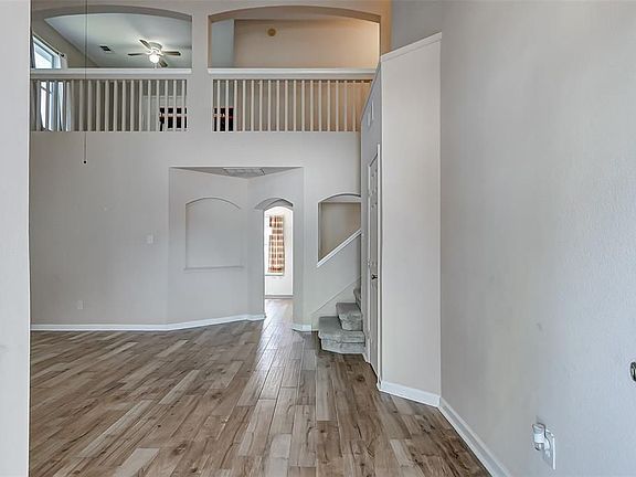 3rd image of 17523 Poplar Canyon Ct