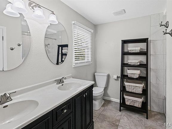 3rd image of 425 Weatherstone Dr
